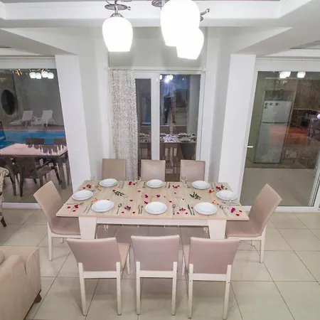 Hisarpark D Villa, Oezel Havuzlu, Вилла