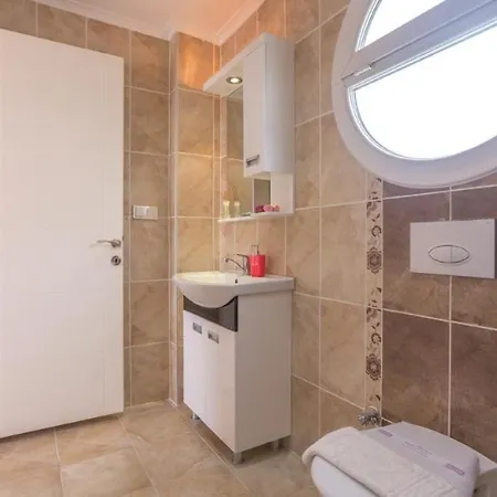 빌라 Hisarpark D Villa, Oezel Havuzlu, *