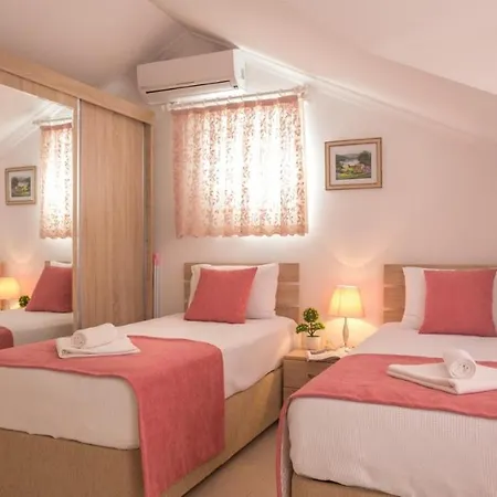 Hisarpark D Villa, Oezel Havuzlu, 빌라