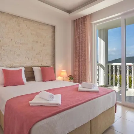 Hisarpark D Villa, Oezel Havuzlu,