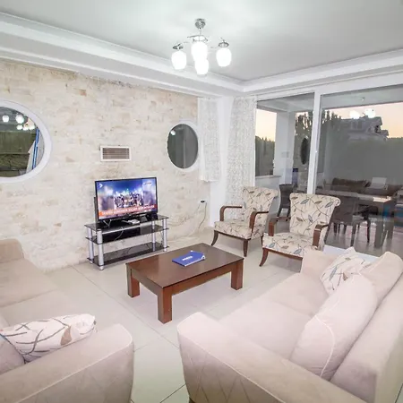 Villa Hisarpark D Villa, Oezel Havuzlu, *